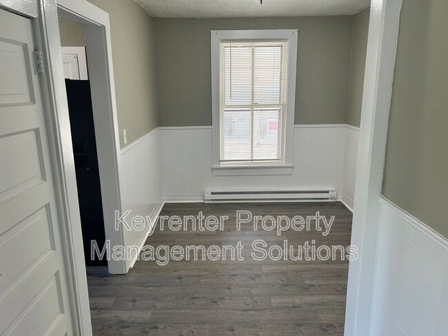 Building Photo - 311 Elm St