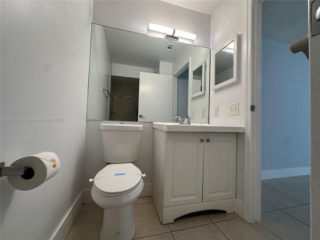 Building Photo - 10295 Hidden Springs Ct