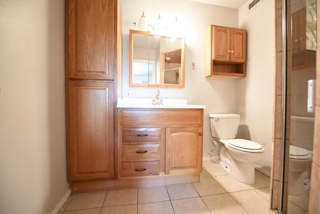 Building Photo - 2 bed room unit with Downtown Austin views!