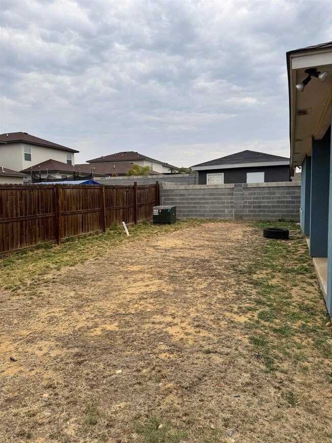 Building Photo - 3606 Octavia Dr