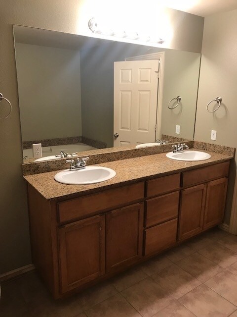 Building Photo - 282 Copper Oaks Dr