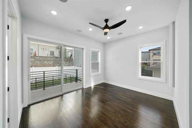 Building Photo - 122 Terrace Ave