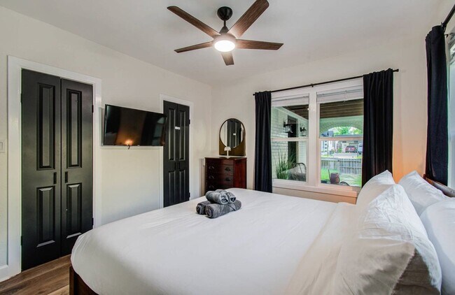 Building Photo - 5312 Jefferson St