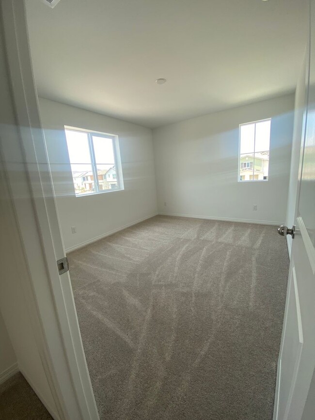 Building Photo - Like New Menifee 4 Bedroom Home