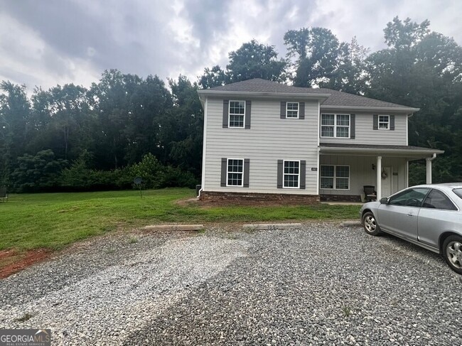 Building Photo - 1553 Bostwick Rd
