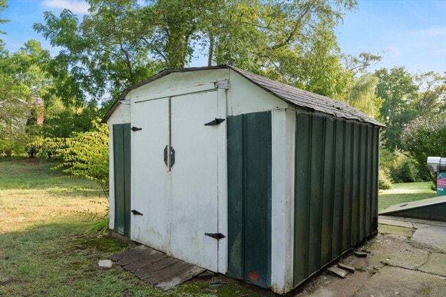 Building Photo - 3 Providence Hill Rd