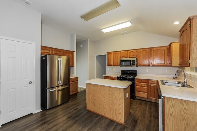 Building Photo - 5002 Wordsworth Dr