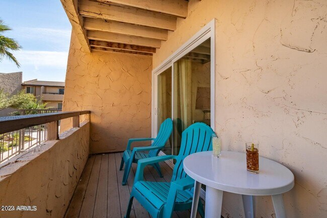 Building Photo - 8055 Thomas Rd