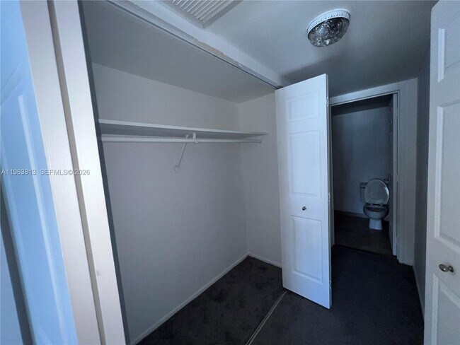 Building Photo - 6770 Indian Creek Dr