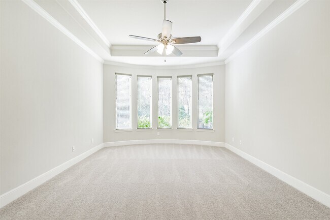 Building Photo - 210 Liatris Ct