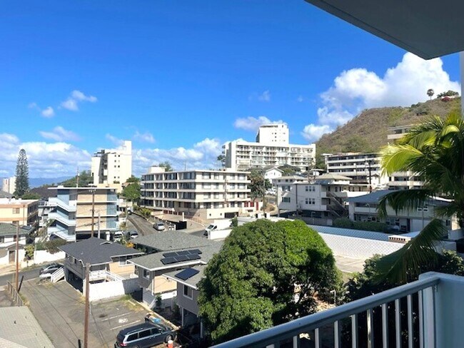 Building Photo - Recently Renovated 1 Bedroom in Honolulu