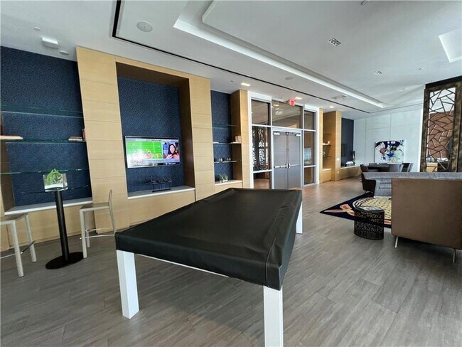 Building Photo - 17301 Biscayne Blvd