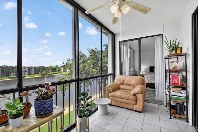 Building Photo - 6193 Pointe Regal Cir