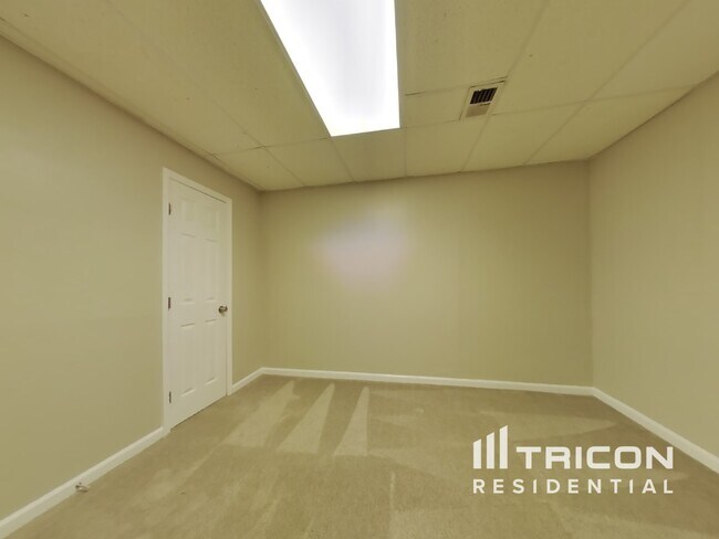 Building Photo - 7258 Brittany Way