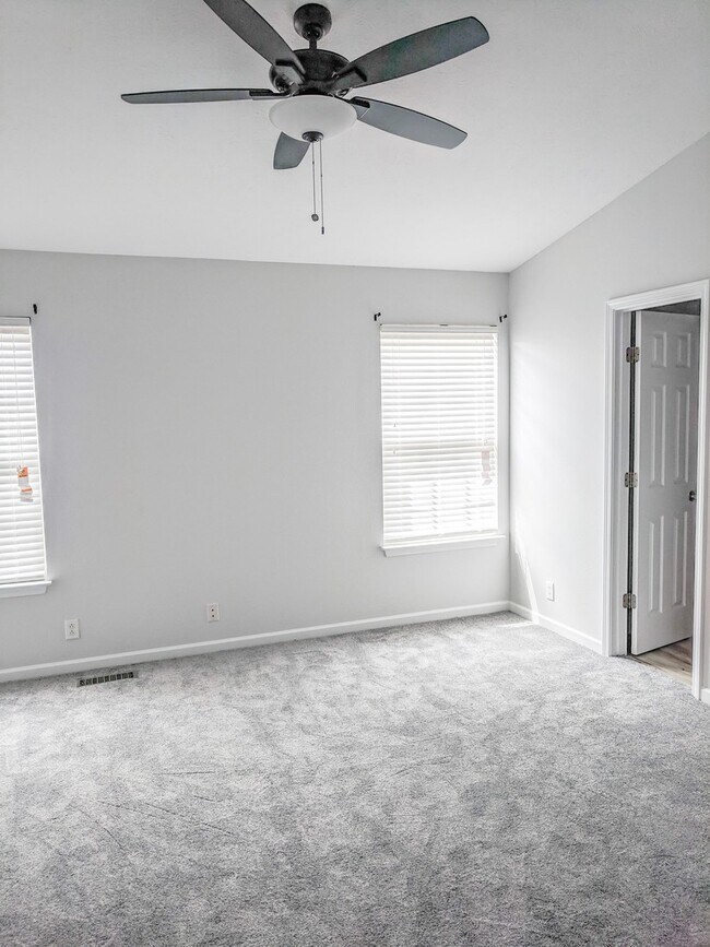 Building Photo - Renovated Townhome Barfield Commons