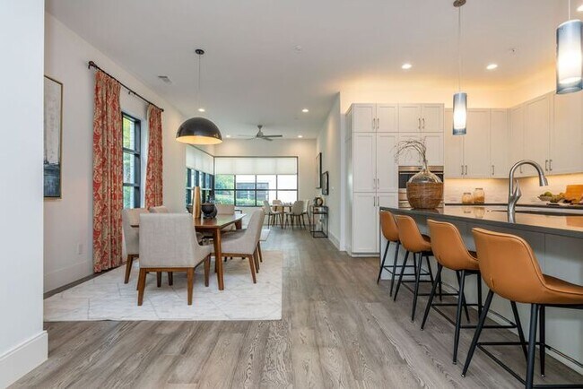 Building Photo - Welcome To The Sophia - Your Perfect Retreat in Historic Druid Hills!