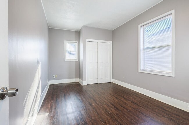 Building Photo - Spacious and Inviting 3 Bed 2 Bath House!