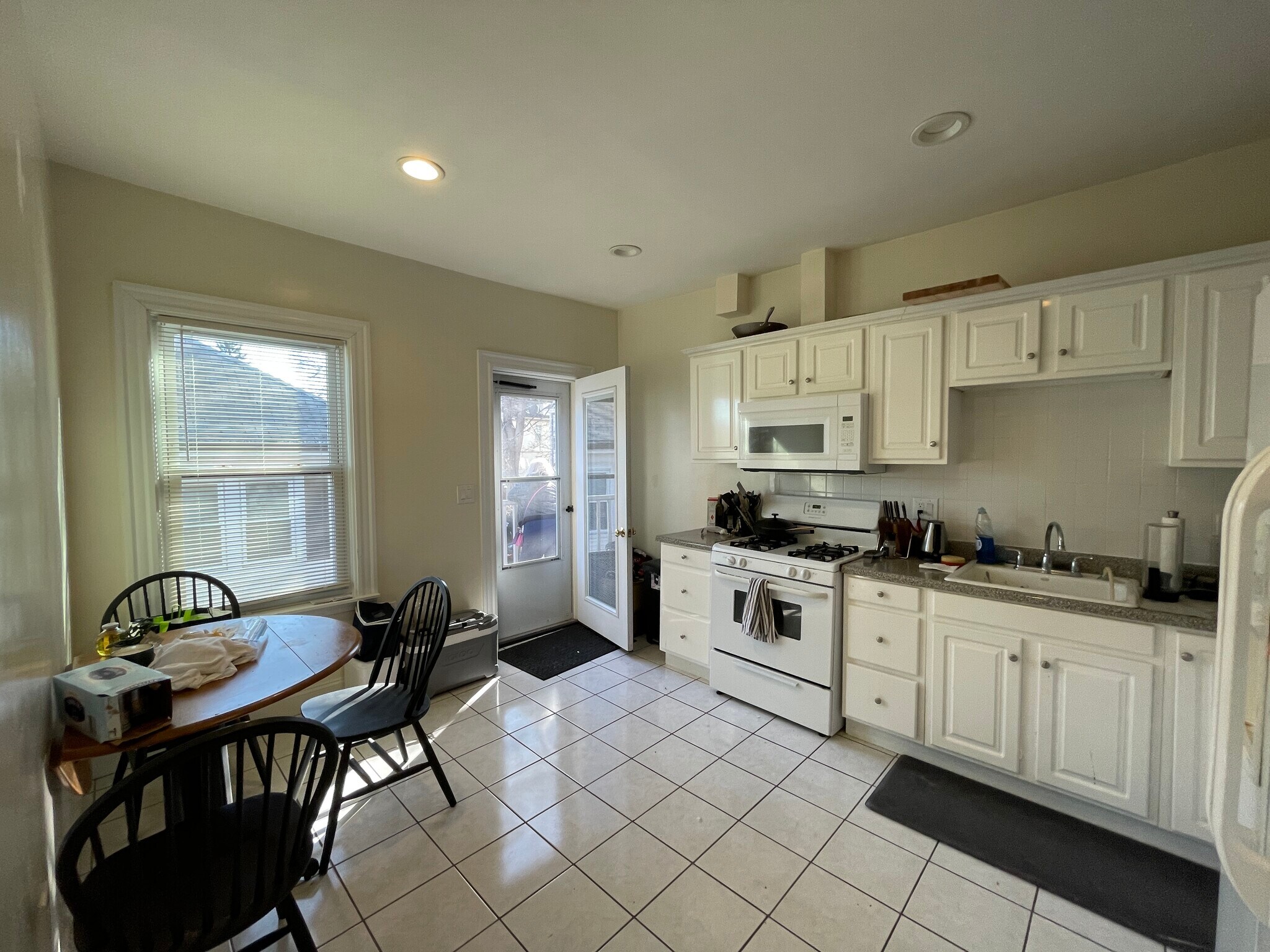 Building Photo - 56 Hobson St