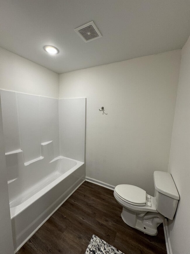 Building Photo - 406 Chestnut St