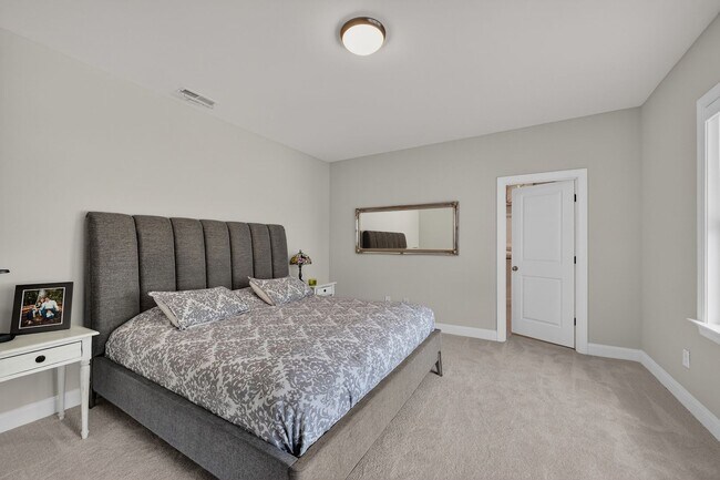 Building Photo - Spacious 4BR Home with Office & Covered Porch in Chapel Ridge