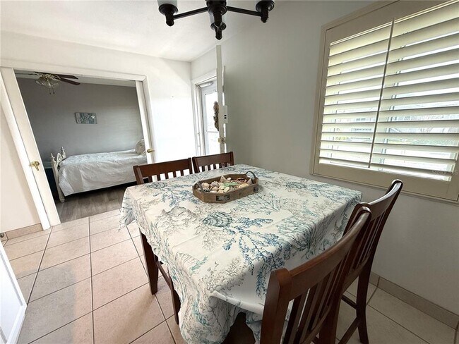 Building Photo - 250 126th Ave