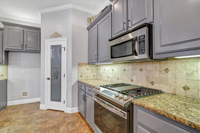 Building Photo - 3300 Fountain Way