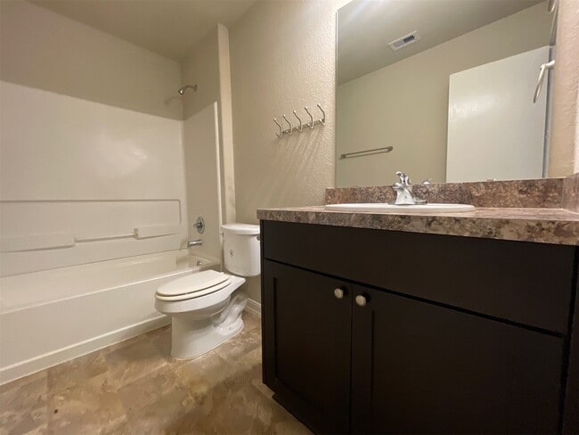 Building Photo - 625 26th Ave N