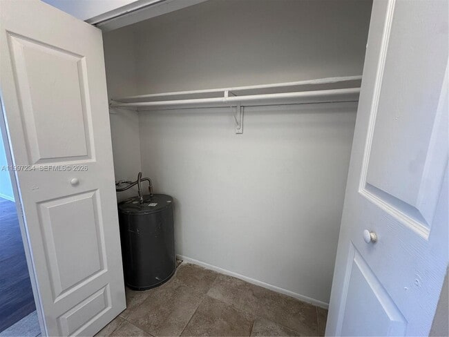 Building Photo - 4848 NW 24th Ct