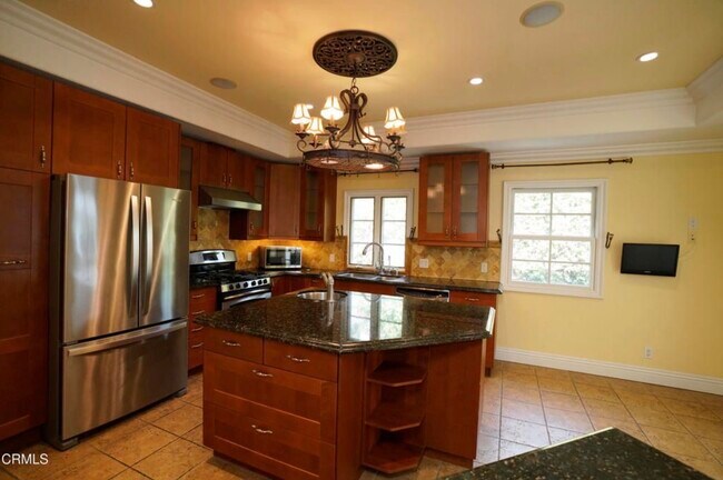 Kitchen - 2340 Brigden Rd