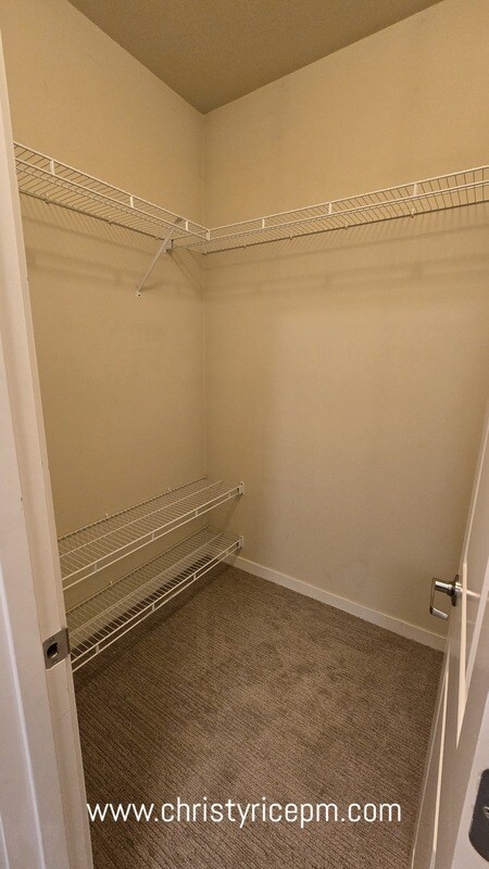 Building Photo - 4315 Issaquah-Pine Lake Rd SE