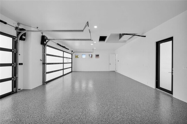 Building Photo - 4016 Chiquita Blvd S