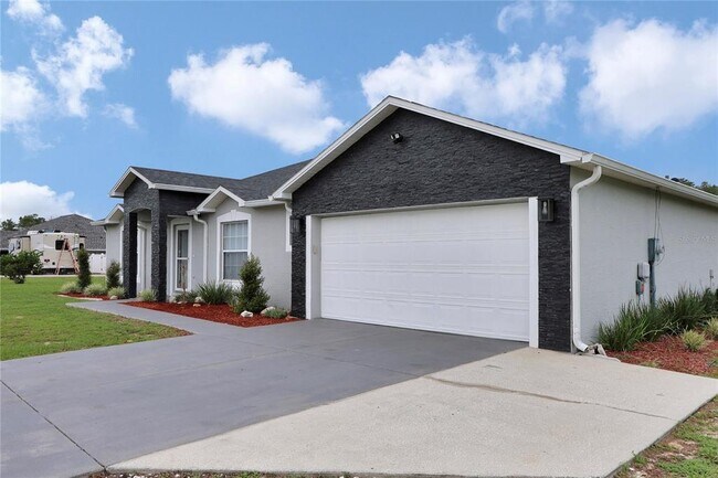 Building Photo - 10648 SW 38th Ave