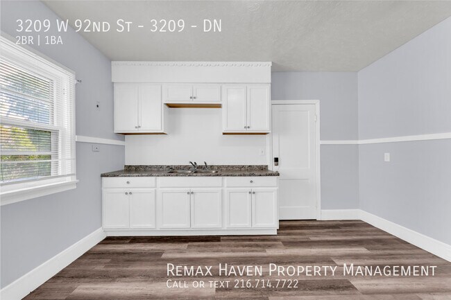 Building Photo - 3209 W 92nd St