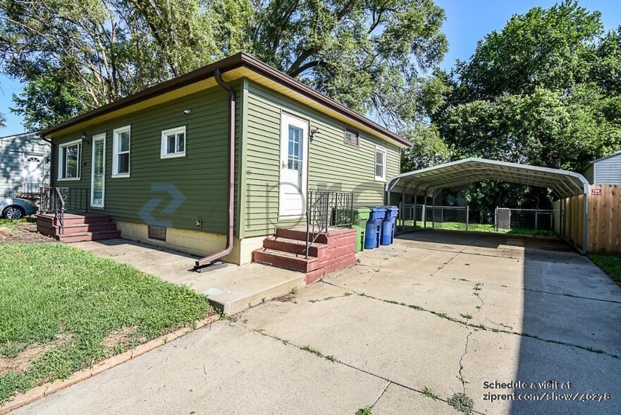 Building Photo - 907 W 29th Ave