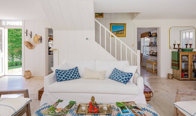 Building Photo - 156 Georgica Rd