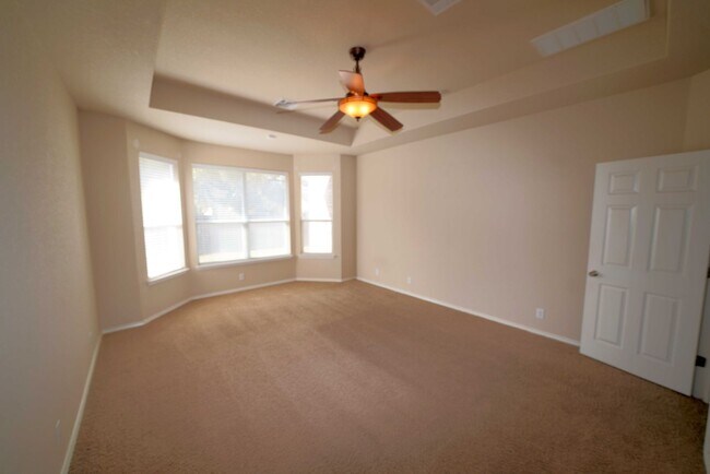 Building Photo - Immaculate Rental Now Available in Cibolo!...