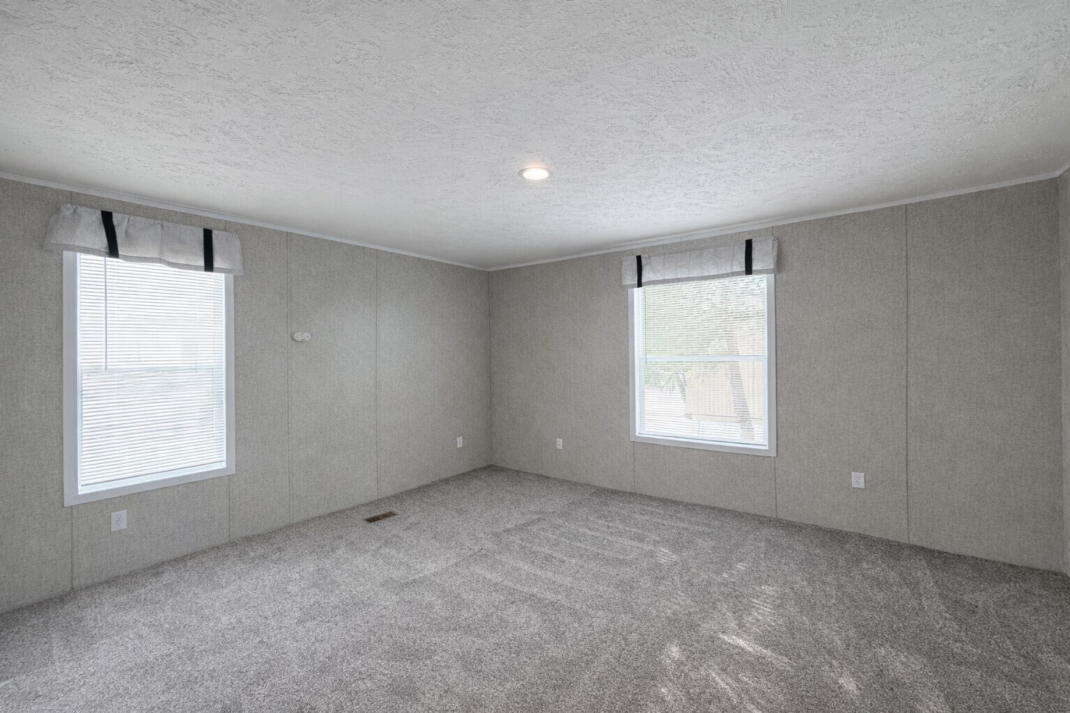 Building Photo - 52167 Williamsburg Ln