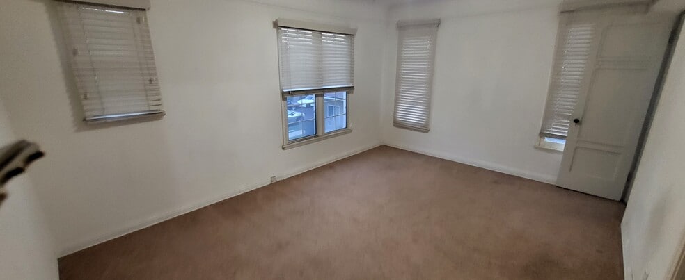 Building Photo - 8633 Hervey St