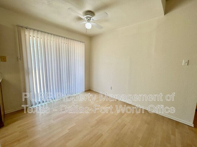 Building Photo - 824 Blue Ridge Dr