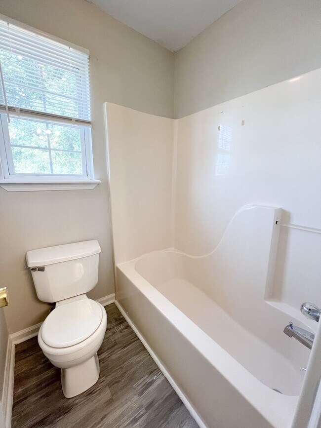 Building Photo - 531 Gainey Dr