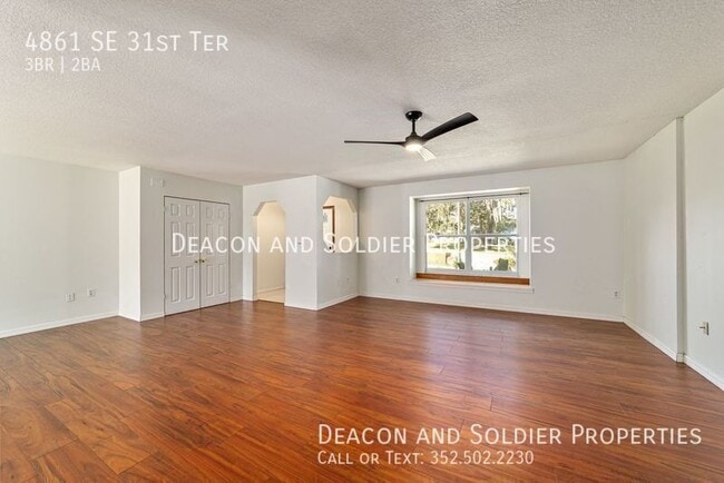 Building Photo - 4861 SE 31st Terrace