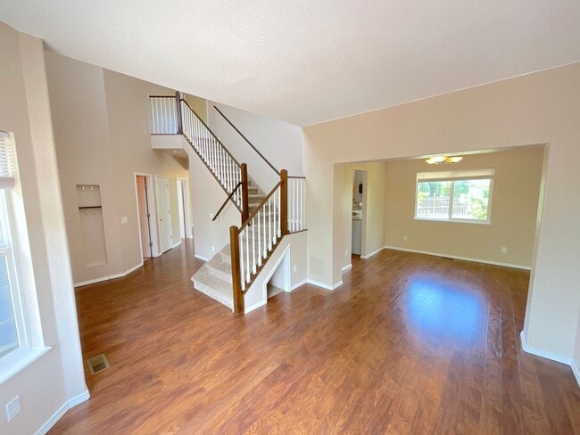Building Photo - 4 Bedroom Home Available Near Peterson Rd & Constitution Ave!