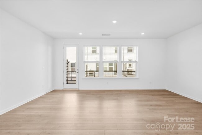 Building Photo - 3236 Stelfox St