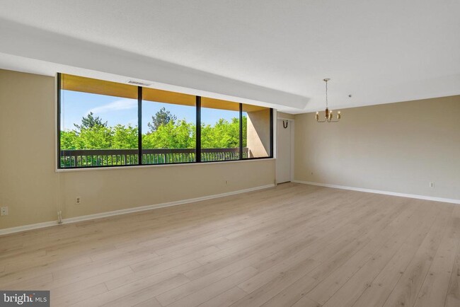 Building Photo - 3713 S George Mason Dr