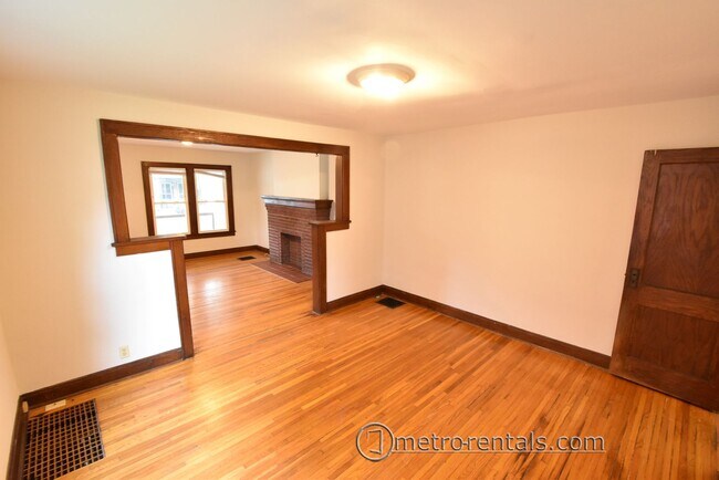 Building Photo - 238-240-240 W Pacemont Rd