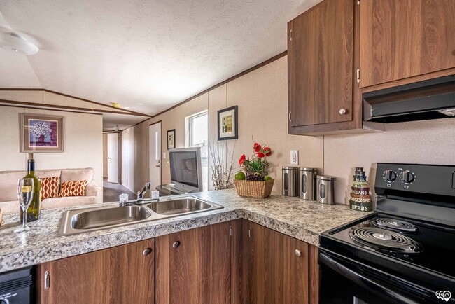 Building Photo - 1054 Meekins Rd