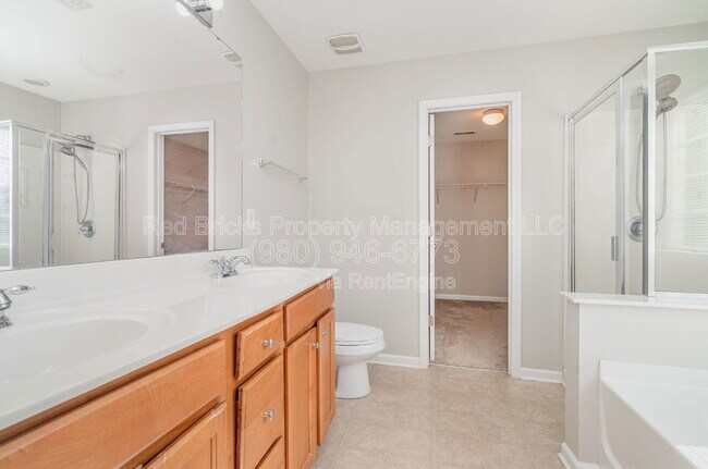 Building Photo - 5608 Cactus Valley Rd