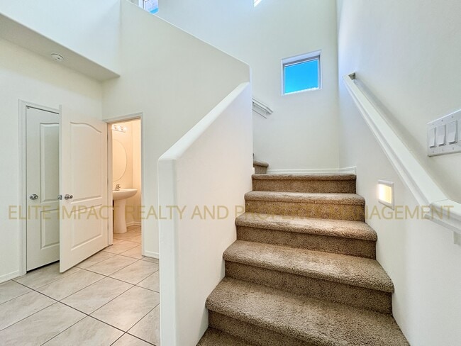 Building Photo - 11684 W Vanderbilt Farms Way