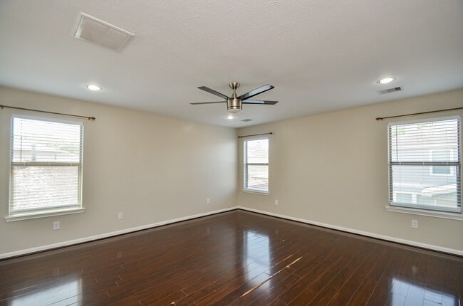 Building Photo - 9518 Prairie Dale Ct