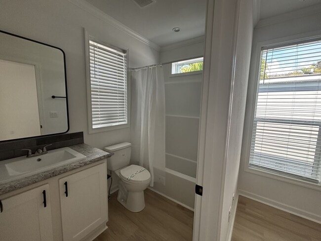 Building Photo - 980 E Nogoya Ave